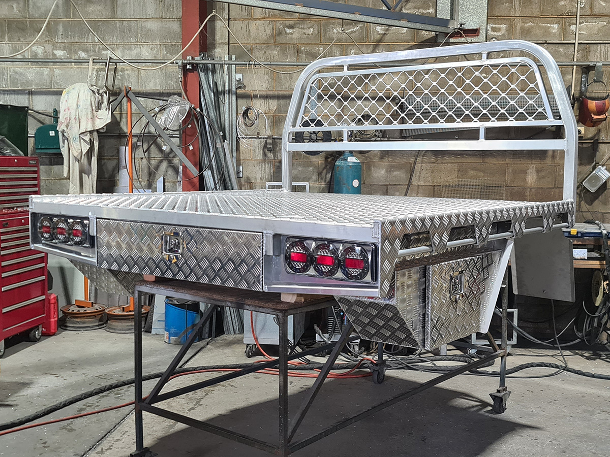Custom Toolboxes & Ute Canopies toolboxes-ute-canopies-ss-img03
