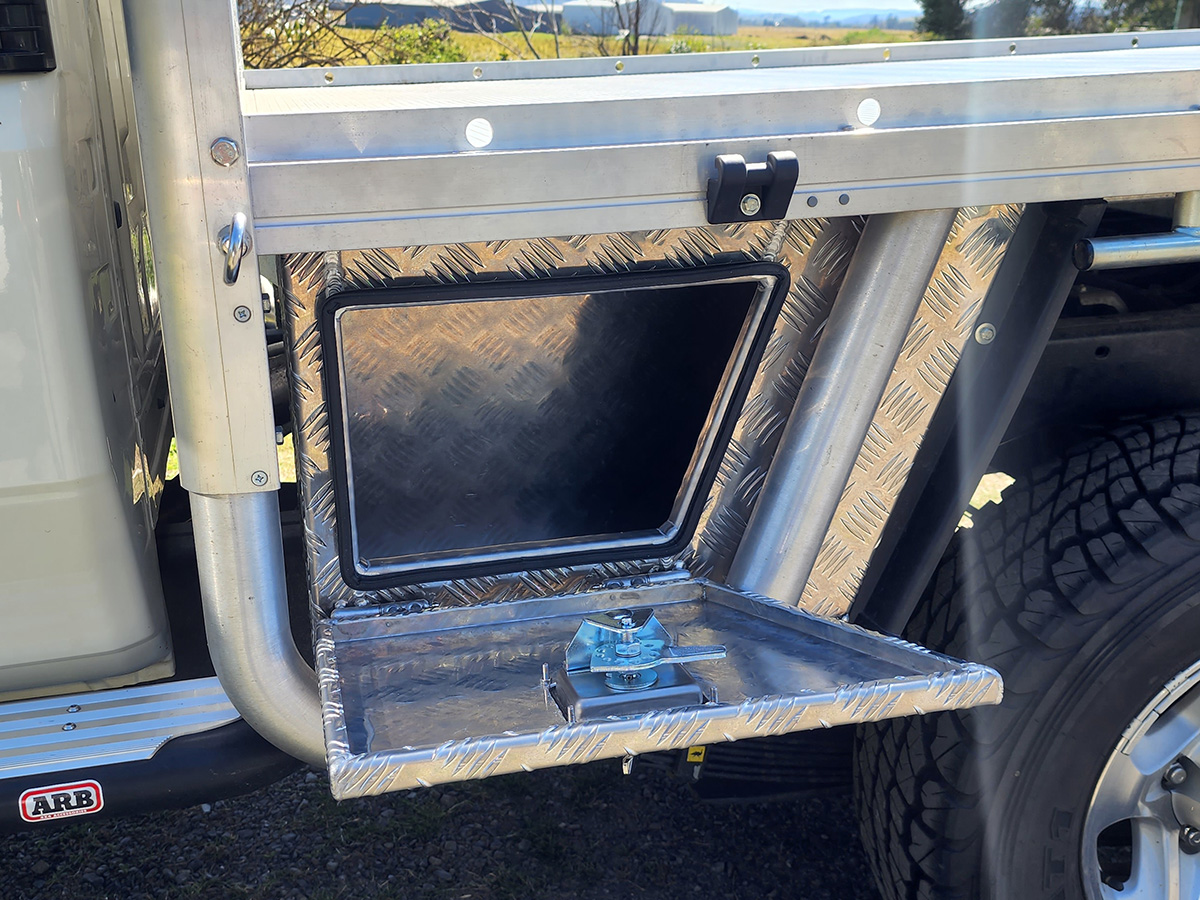 Custom Toolboxes & Ute Canopies toolboxes-ute-canopies-ss-img05